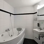 Swiss Star California - Self Check-in Apartment *