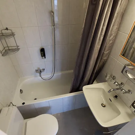 Swiss Star California - Self Check-in *