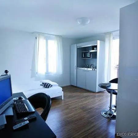 Swiss Star California - Self Check-in * Zurich