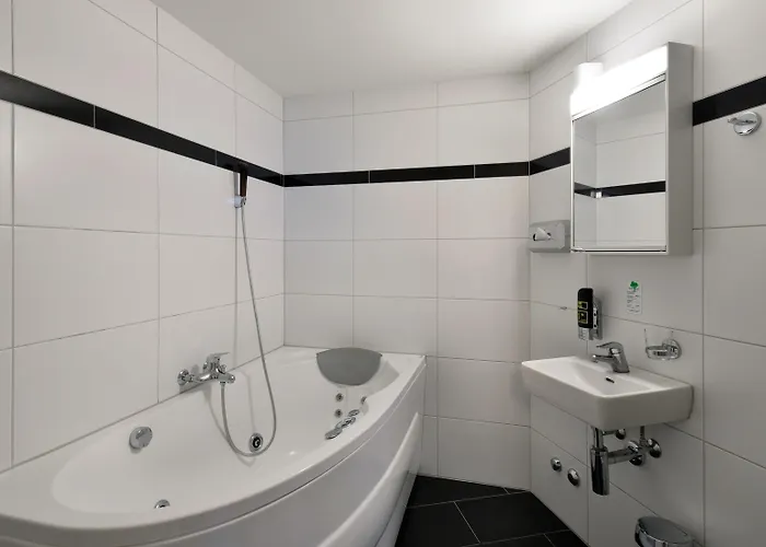 Swiss Star California - Self Check-in Апартаменты *