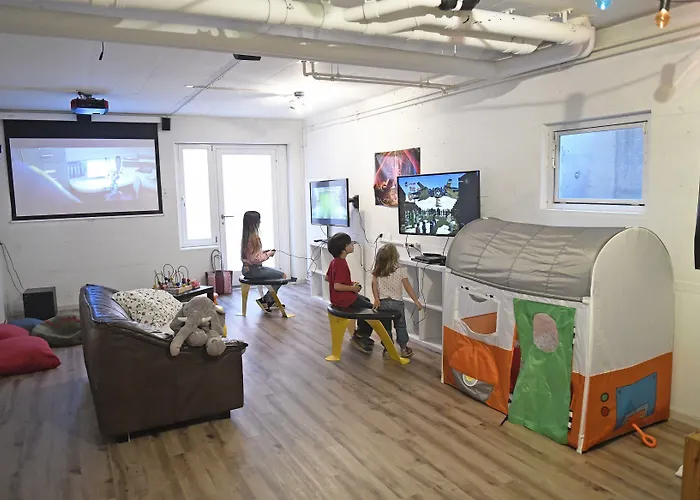 Апартаменты Swiss Star California - Self Check-in