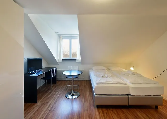 Swiss Star California - Self Check-in Apartment