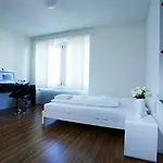 Apartamento Swiss Star California - Self Check-in