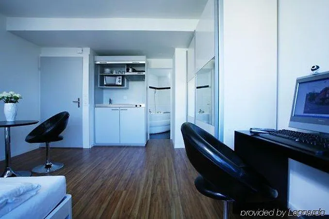 Swiss Star California - Self Check-in *